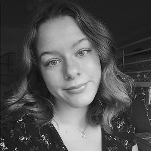 Meet your Posher, Lola